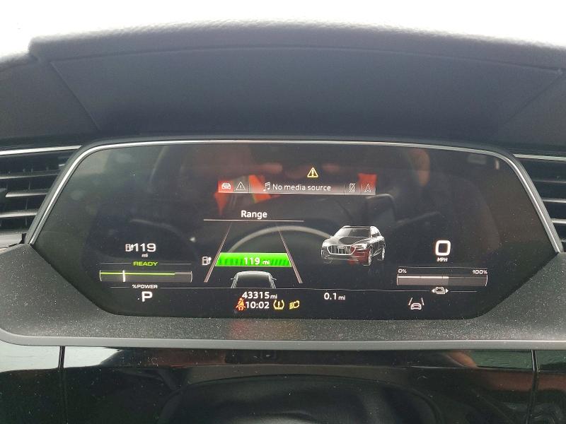2021 AUDI E-TRON quattro Premium Plus