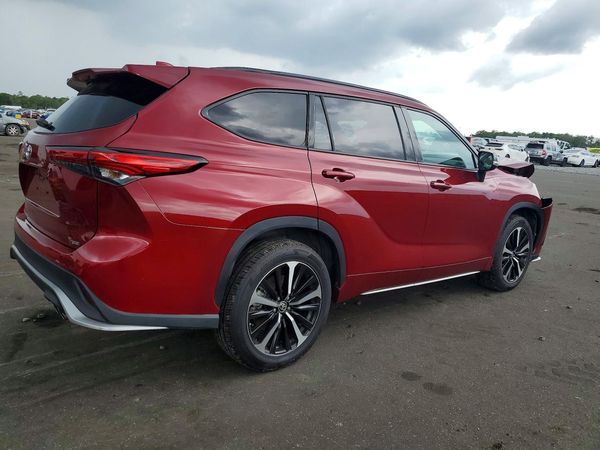 2021 TOYOTA HIGHLANDER XSE