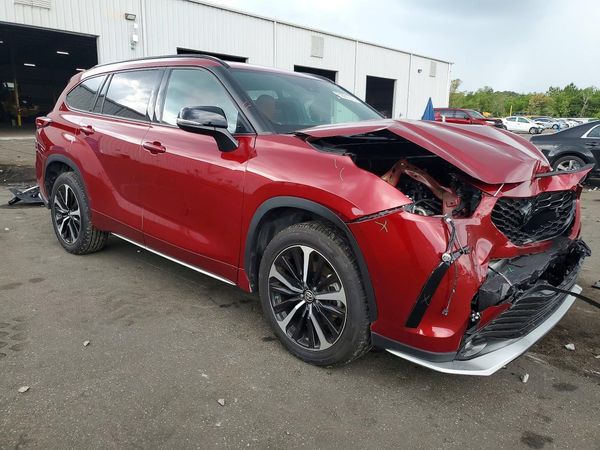 2021 TOYOTA HIGHLANDER XSE