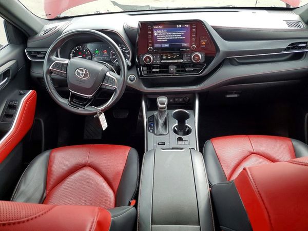 2021 TOYOTA HIGHLANDER XSE
