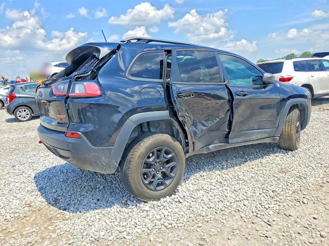 2019 JEEP CHEROKEE TRAILHAWK 4X4