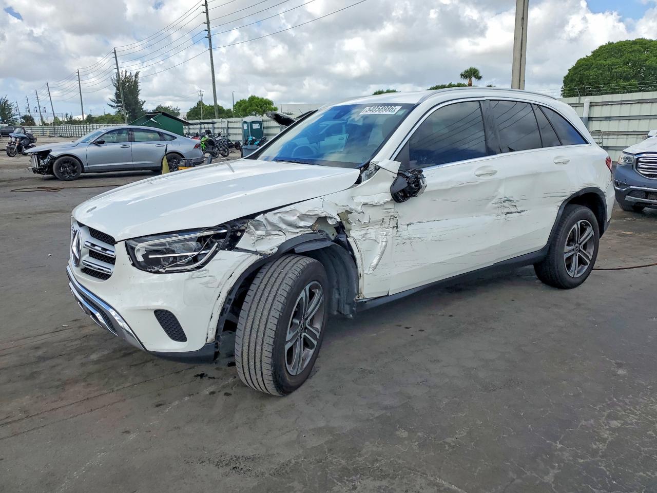 2020 MERCEDES-BENZ GLC GLC300