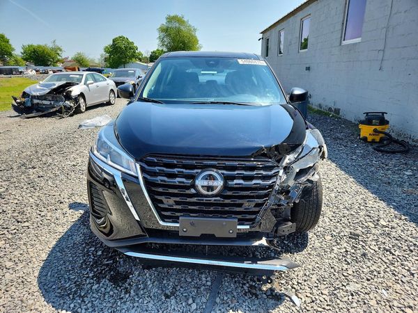 2023 NISSAN KICKS S