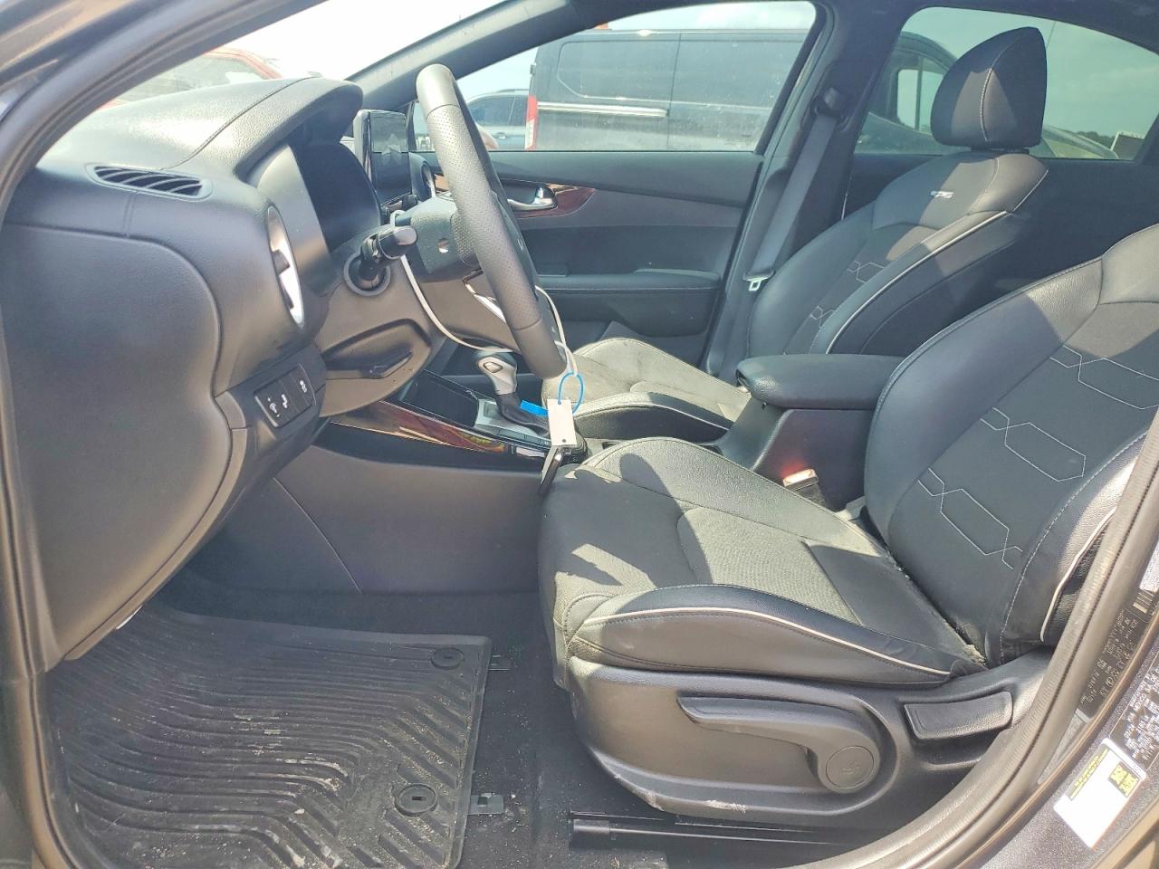 2024 KIA FORTE GT Line