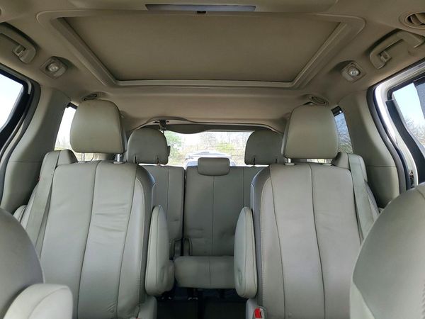 2013 TOYOTA SIENNA