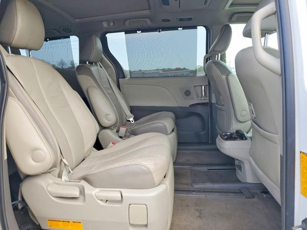 2013 TOYOTA SIENNA