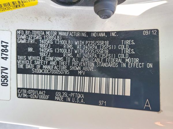 2013 TOYOTA SIENNA