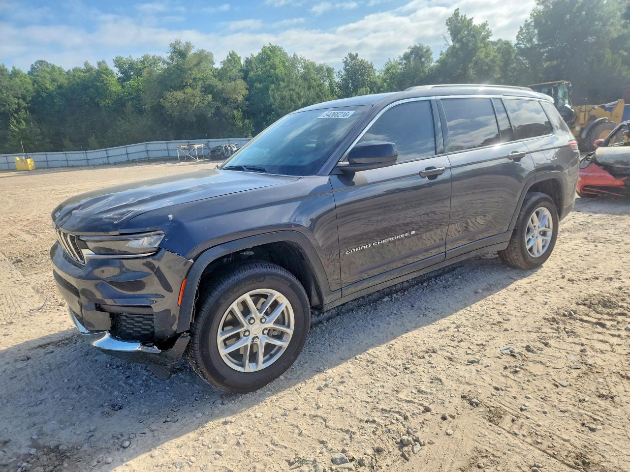 2025 JEEP CHEROKEE Laredo, Altitude — Front 3/4
