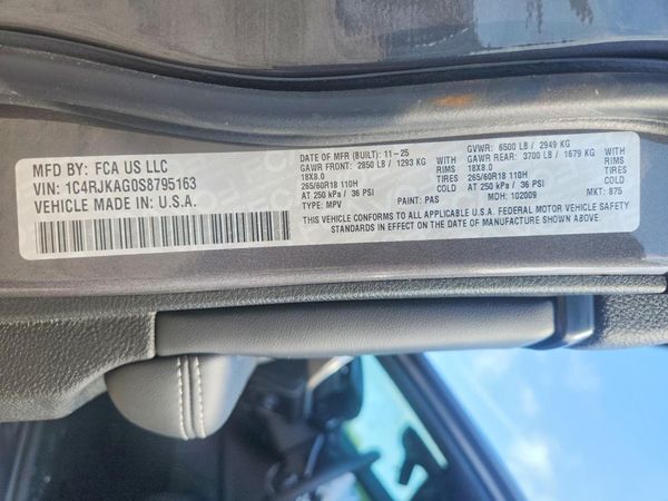 2025 JEEP CHEROKEE Laredo, Altitude — VINS