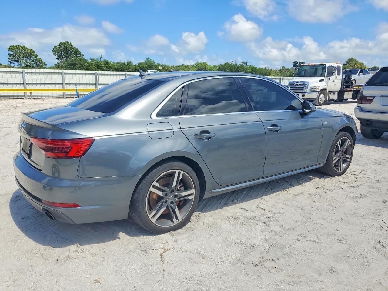 2017 AUDI A4