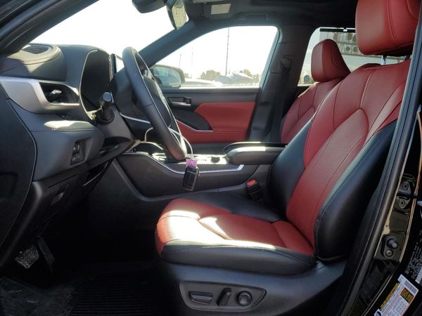 2025 TOYOTA HIGHLANDER — DENT