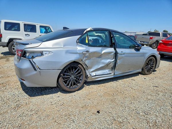 2024 TOYOTA CAMRY