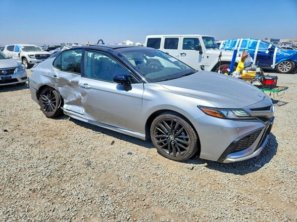 2024 TOYOTA CAMRY