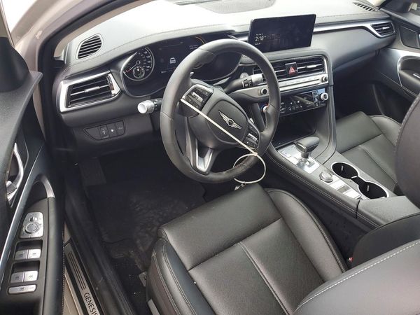 2025 GENESIS G70