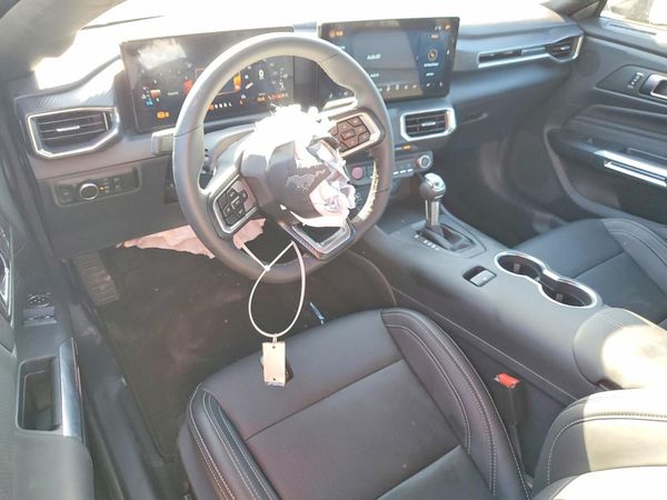 2026 FORD MUSTANG I4