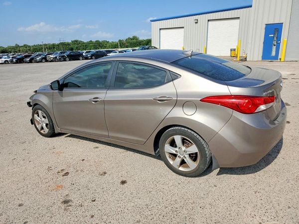 2013 HYUNDAI ELANTRA