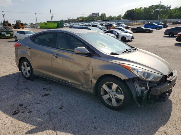 2013 HYUNDAI ELANTRA