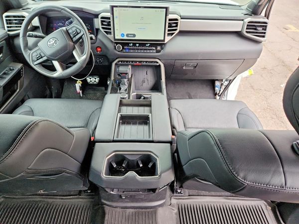 2025 TOYOTA TUNDRA
