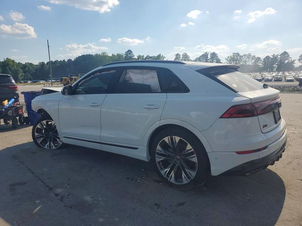 2025 AUDI Q8