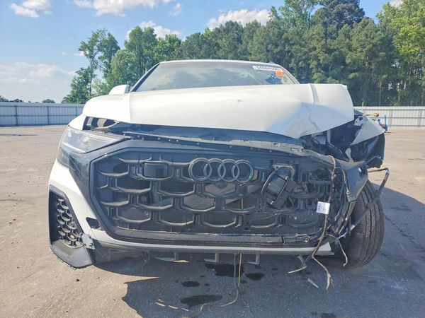 2025 AUDI Q8