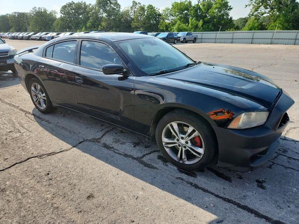 2013 DODGE CHARGER SXT