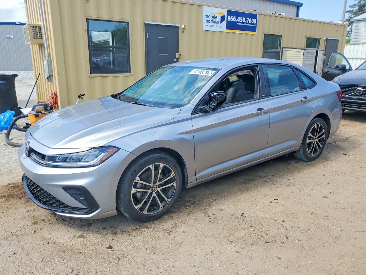 2025 VOLKSWAGEN JETTA Sport — Front 3/4