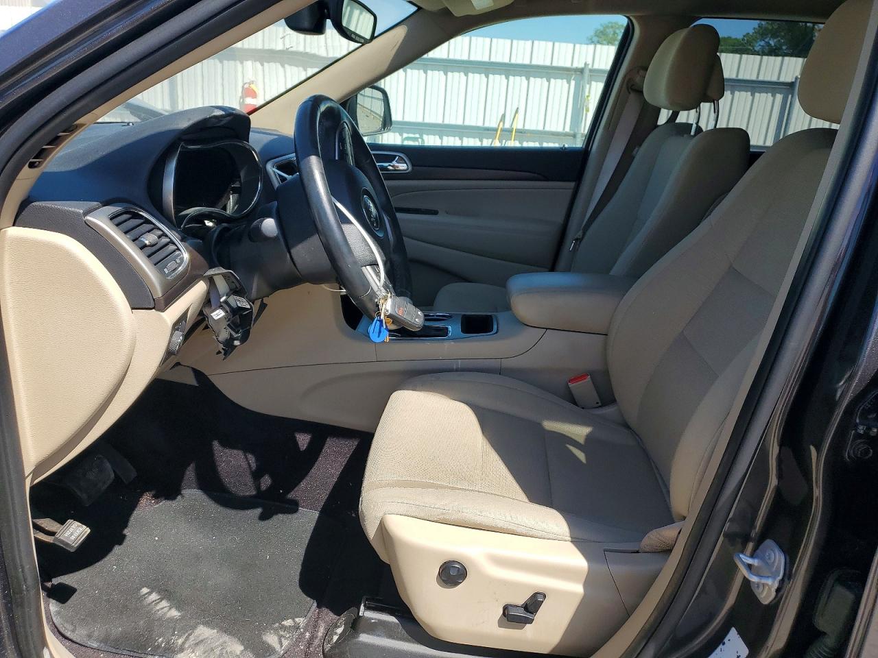 2017 JEEP GRAND CHEROKEE LAREDO 4X2