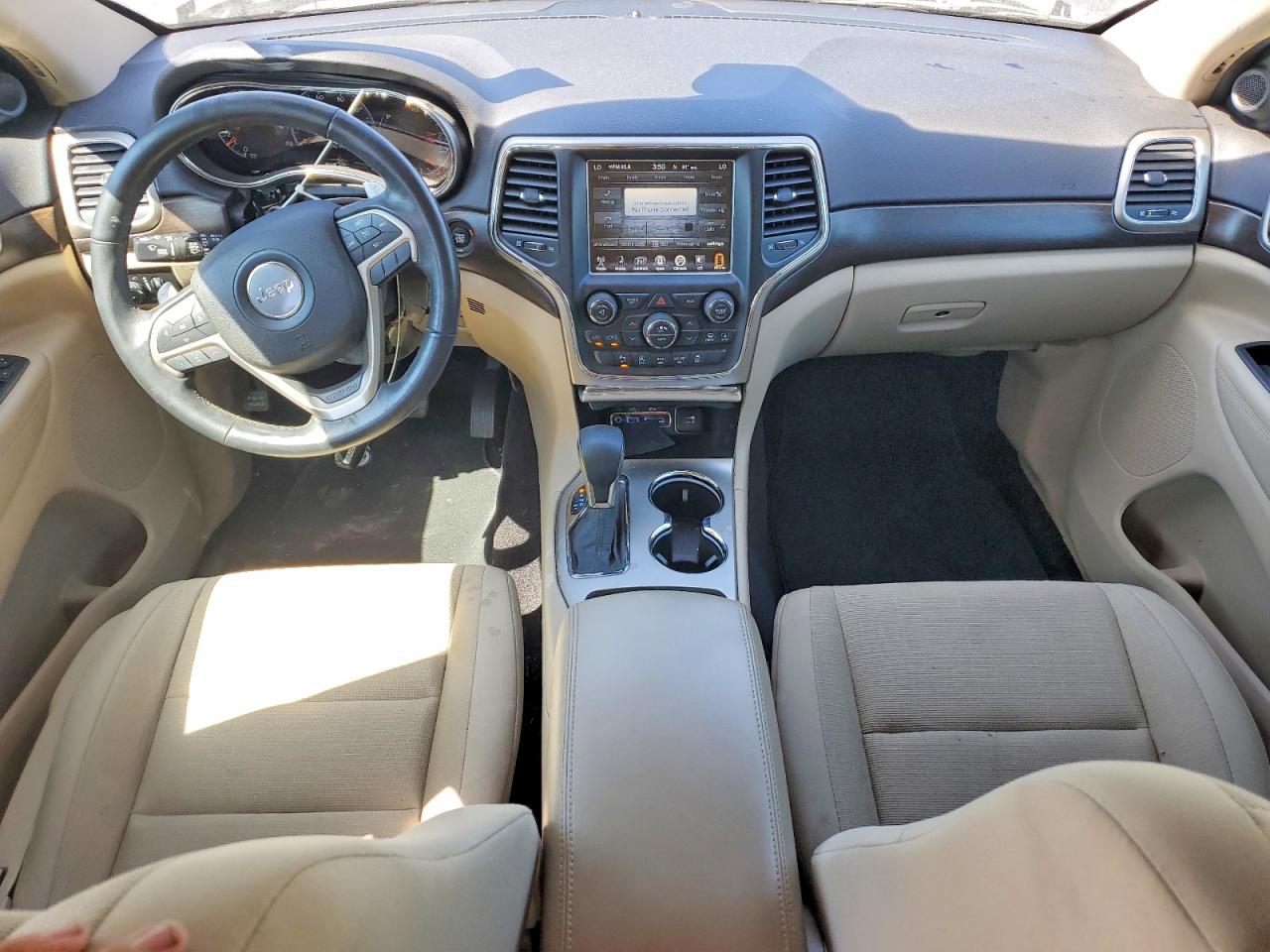 2017 JEEP GRAND CHEROKEE LAREDO 4X2