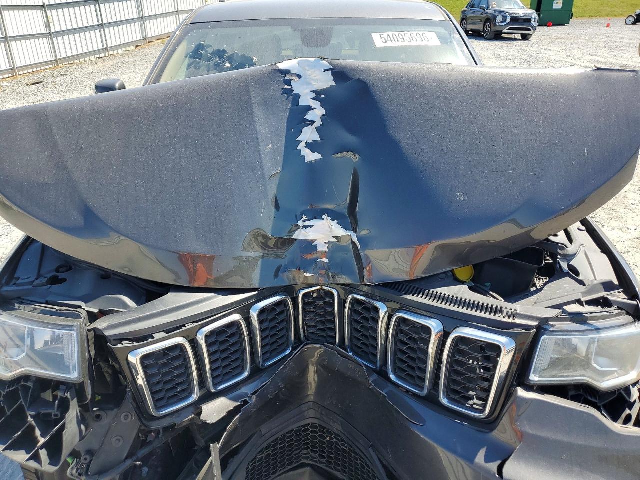 2017 JEEP GRAND CHEROKEE LAREDO 4X2