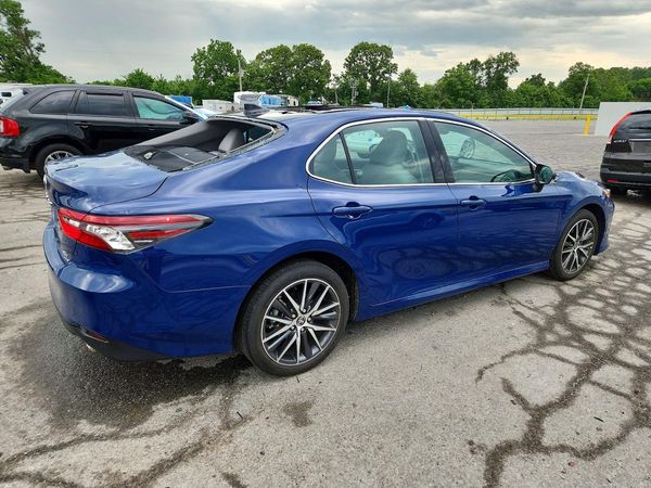 2024 TOYOTA CAMRY XLE