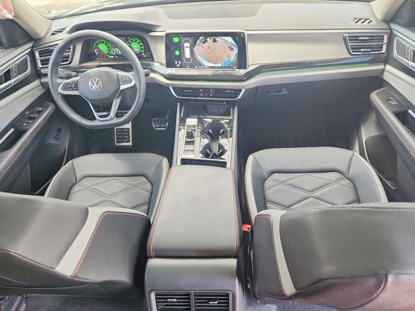 2025 VOLKSWAGEN ATLAS 4Motion Peak Edition SE