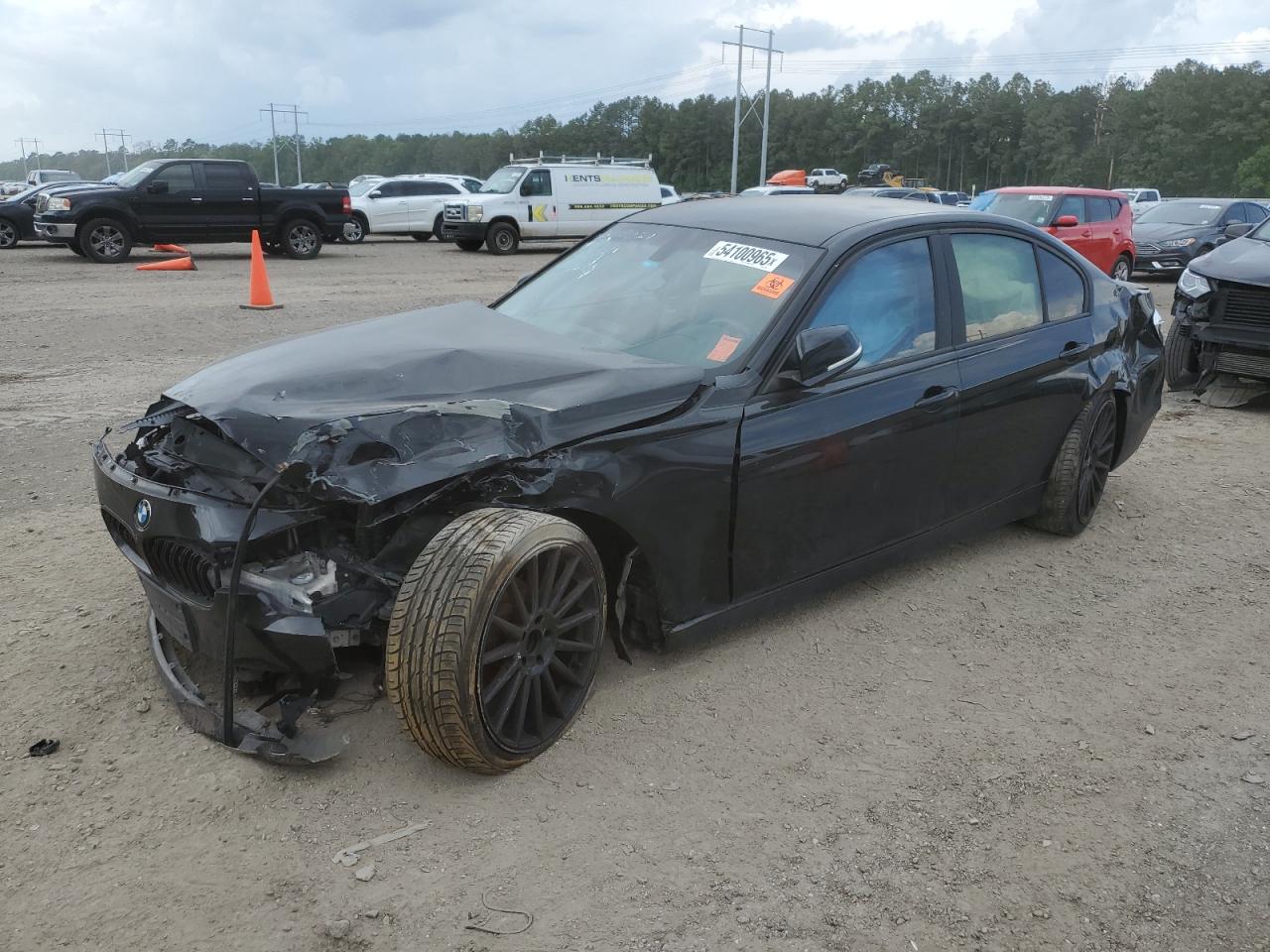 2015 BMW 3 SERIES 320i — Front 3/4