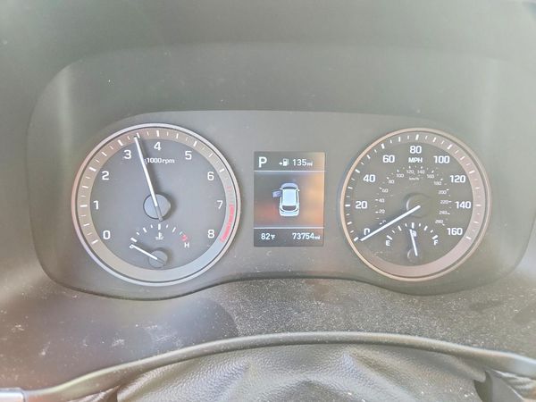 2020 HYUNDAI TUCSON SE