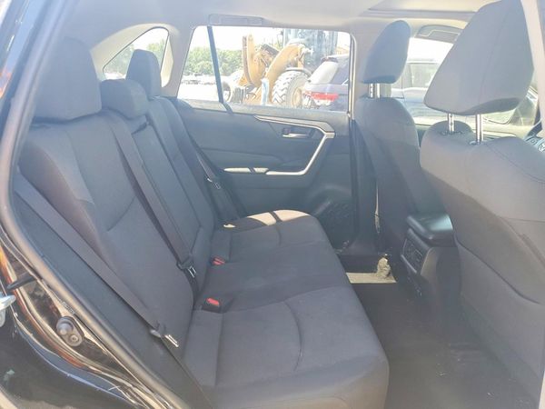 2019 TOYOTA RAV4 XLE / XLE Premium 4WD