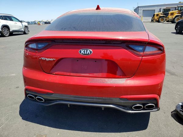 2019 KIA STINGER Base