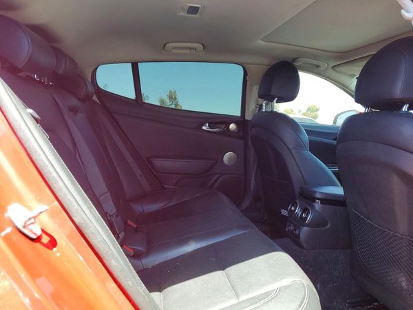 2019 KIA STINGER Base