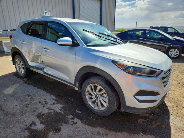 2017 HYUNDAI TUCSON SE (no options)
