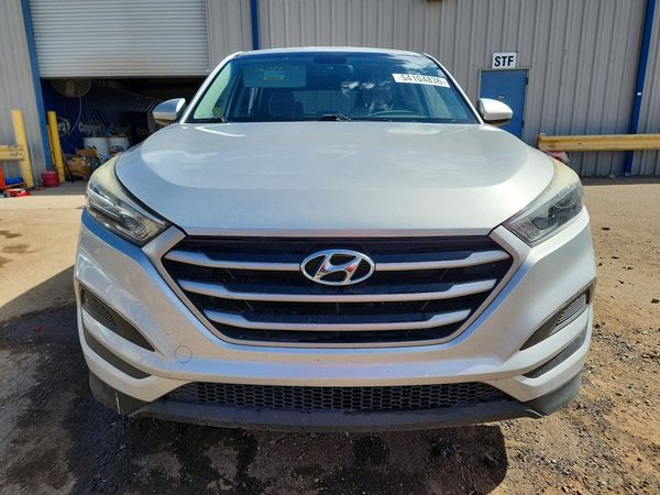 2017 HYUNDAI TUCSON SE (no options)
