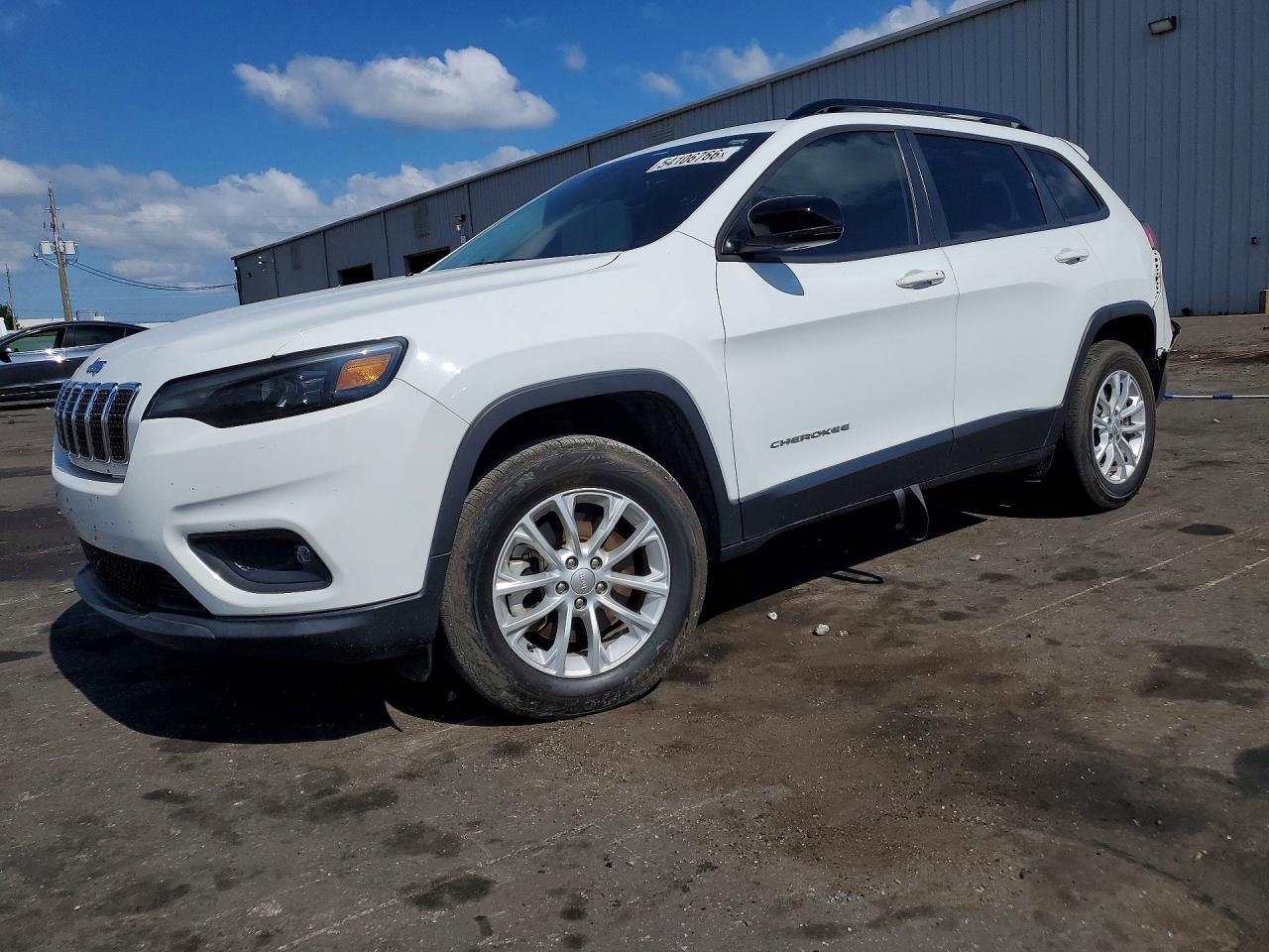 2022 JEEP CHEROKEE LATITUDE LUX 4X4 — Front 3/4