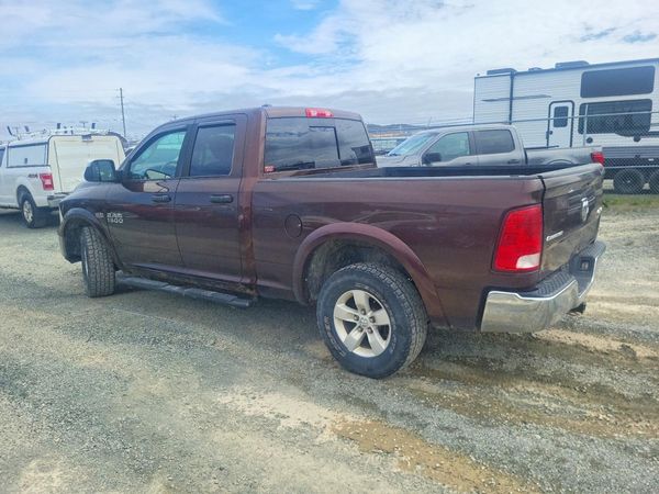 2015 RAM 1500 SLT QUAD CAB 4X4