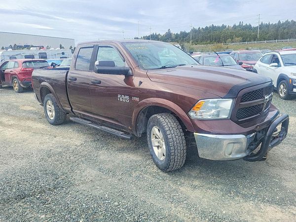 2015 RAM 1500 SLT QUAD CAB 4X4