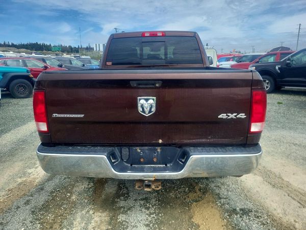 2015 RAM 1500 SLT QUAD CAB 4X4