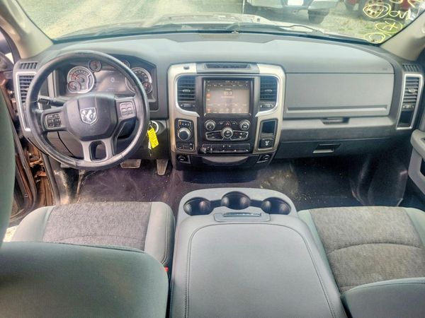 2015 RAM 1500 SLT QUAD CAB 4X4
