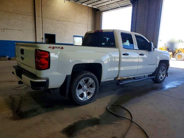 2017 CHEVROLET SILVERADO Custom