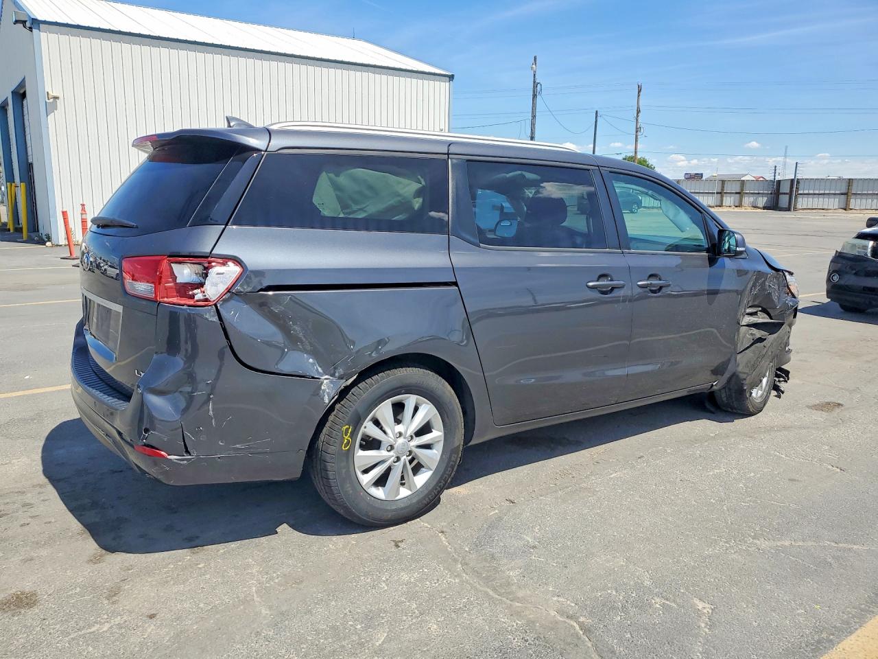 2017 KIA SEDONA LX