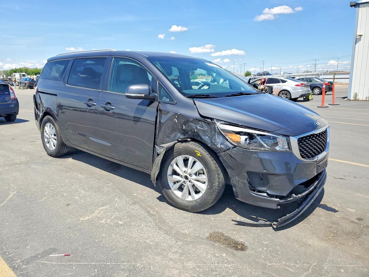 2017 KIA SEDONA LX