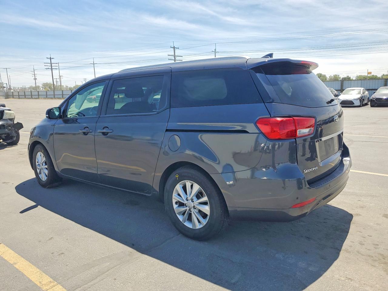 2017 KIA SEDONA LX