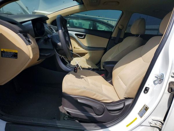 2012 HYUNDAI ELANTRA