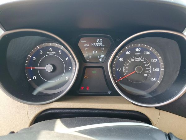 2012 HYUNDAI ELANTRA