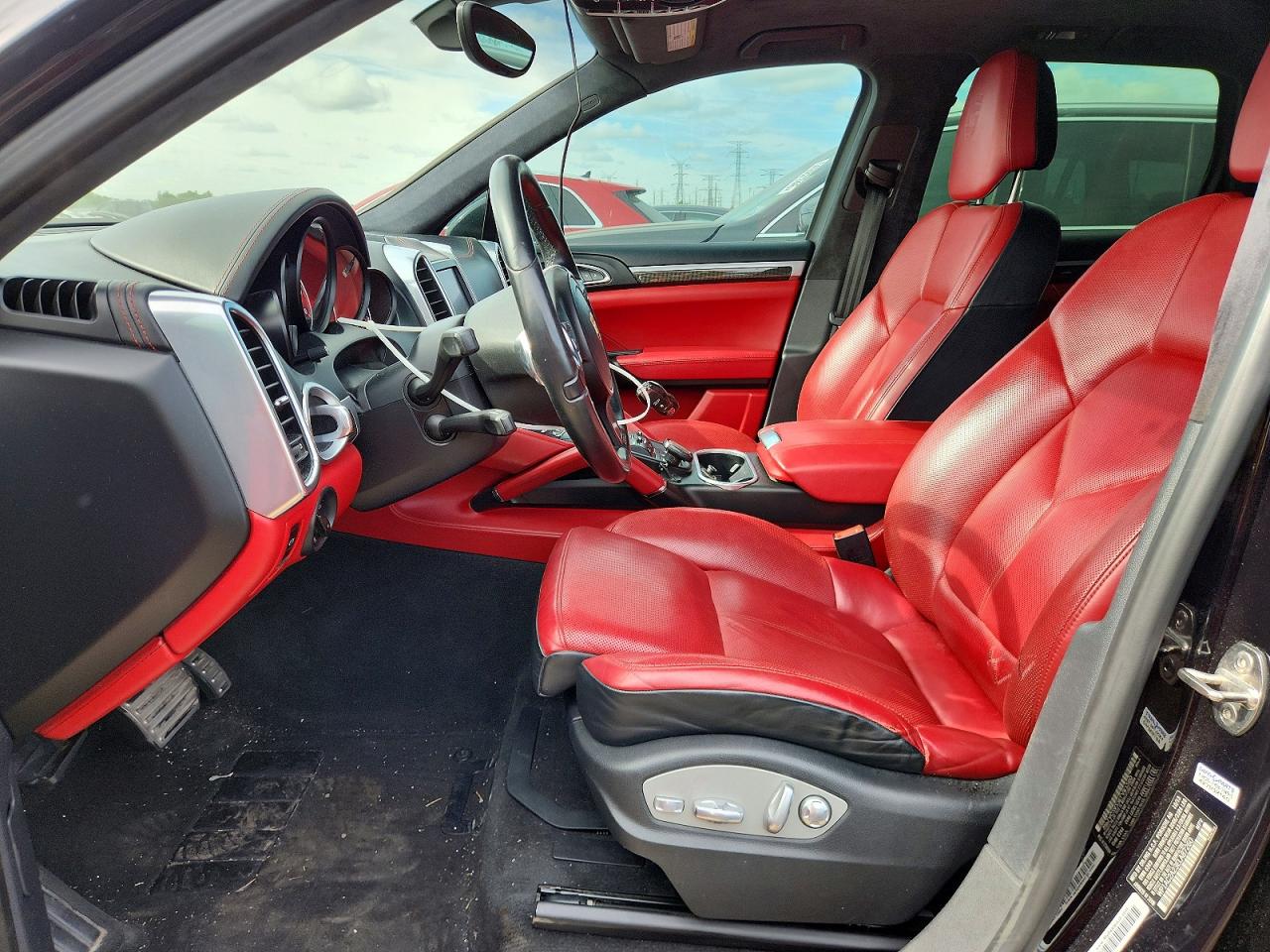 2014 PORSCHE CAYENNE Turbo